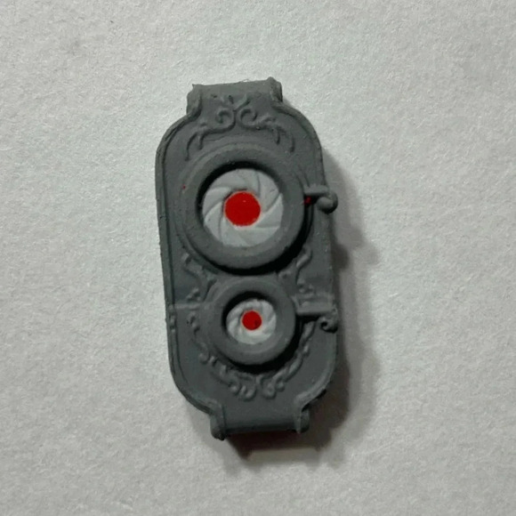 FREE w/ PURCHASE of Doctor Who Titans Vinyl Figures - Random Accessories 🤷♂️❓ - Picture 4 of 4